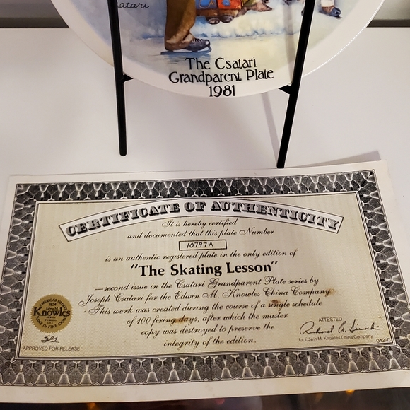 The Csatari Grandparent 1981 Christmas Collector Plate - Picture 3 of 3